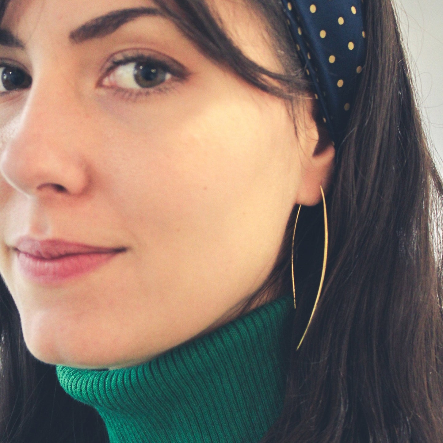 Pendientes BENE de diseño bañados en oro - Diseño con carácter-4