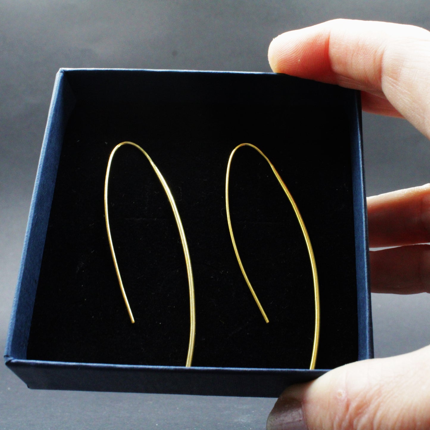 Pendientes BENE de diseño bañados en oro - Diseño con carácter-1